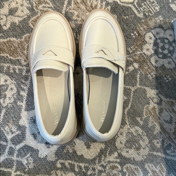 Trendy Cream Colored Loafers new with box size 5.5 - Picture 5 of 6